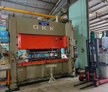 Máy dập 1